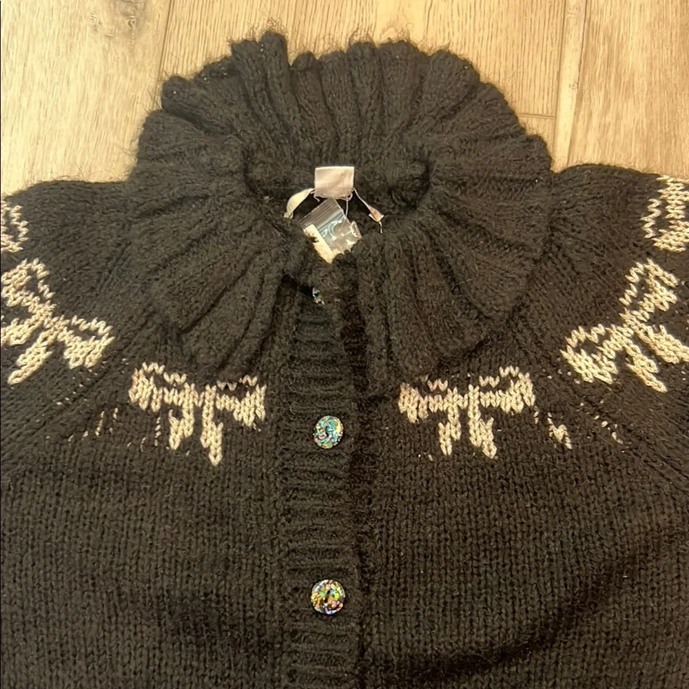 Urban Outfitters Black and White Cowl Neck Sweater - Picture 4 of 9